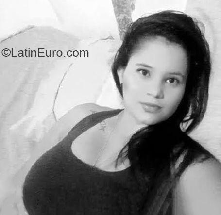 Date this beautiful Colombia girl Ana from Bucaramanga CO27382