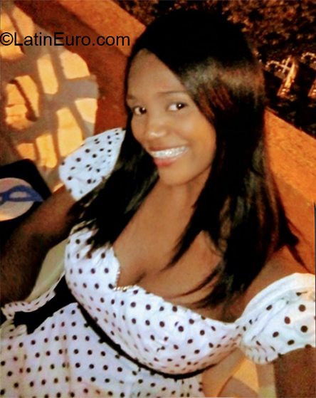 Date this happy Colombia girl Zuleimy from Cartgena CO27501