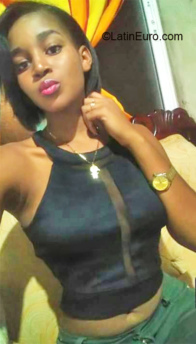 Date this cute Dominican Republic girl La Mery from Santo Domingo DO38244