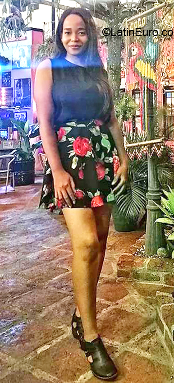 Date this cute Colombia girl Mara from Cali CO27509