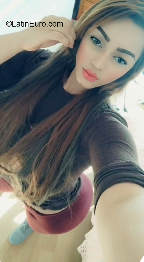 Date this tall Venezuela girl Diana from Valencia VE3275