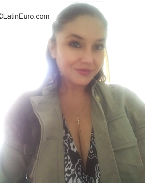 Date this athletic Colombia girl Sharadri from Medellin CO27673