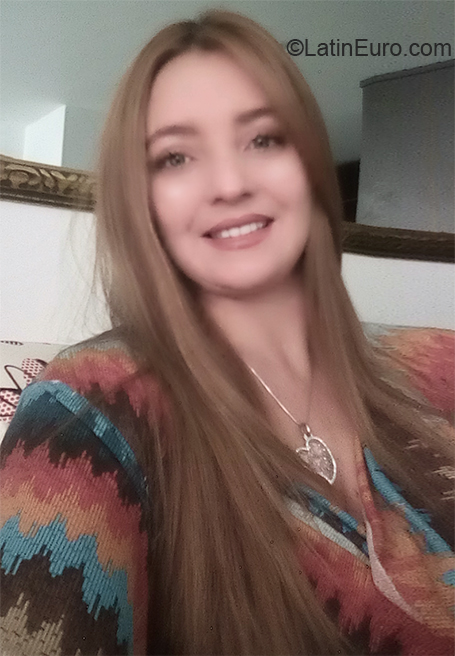 Date this attractive Colombia girl Alejandra from Medellin CO27674