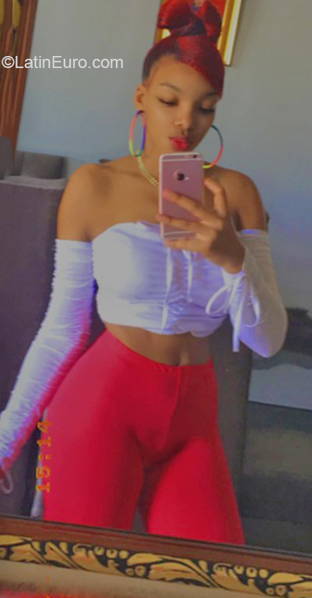 Date this happy Dominican Republic girl Yafreisy from Santo Domingo DO38334