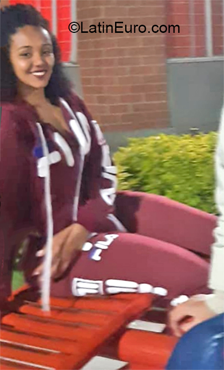 Date this gorgeous Colombia girl Yurje from Barranquilla CO27698