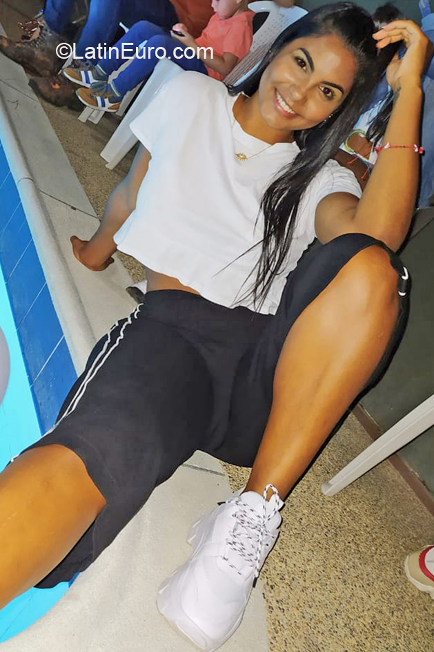 Date this young Colombia girl Genesis from Girarad ot CO27704