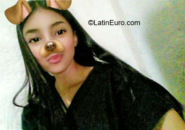 Date this good-looking Venezuela girl Sofya from Los Teques VE3281