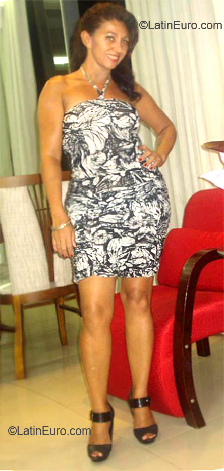 Date this cute Brazil girl Janyna from Governador Valadares BR11185