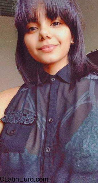 Date this georgeous Venezuela girl Kelly from Maracay VE3291