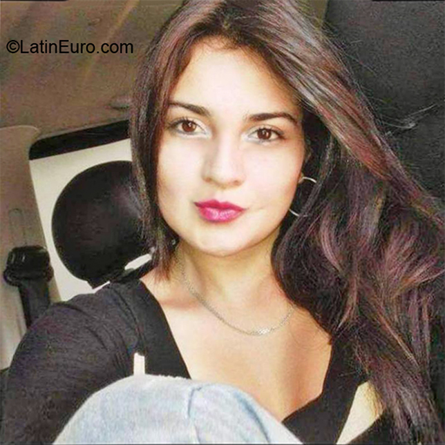 Date this delightful Colombia girl Dayana from Cucuta CO27860