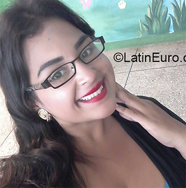 Date this sensual Venezuela girl Meleidi from Barquisimeto VE3309