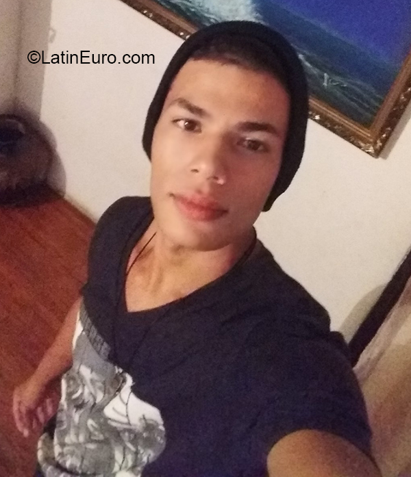 Date this voluptuous Colombia man Waitery from Puerto Carreno VE3312