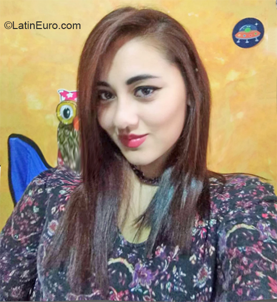 Date this sensual Colombia girl Jennifer from Bogota CO27948