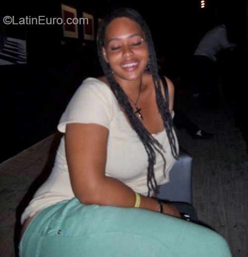 Date this hard body Cuba girl Yanet from Havana CU704