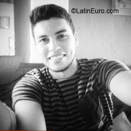 Date this funny Colombia man Carlos from Bogota CO27991