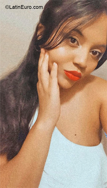 Date this fun Argentina girl Karen from Corrientes AR473