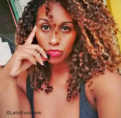 Date this funny Brazil girl Renata from Rio de Janeiro BR11205