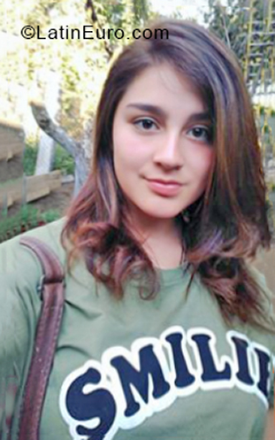 Date this pretty Chile girl Javiera from Santiago CL183