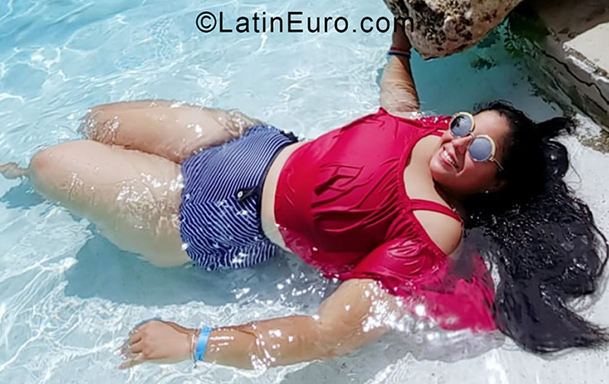 Date this charming Dominican Republic girl Penelope from Santiago DO38603