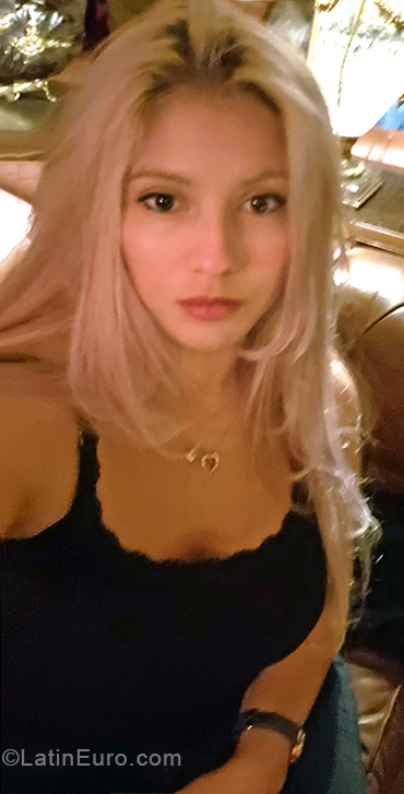 Date this nice looking Argentina girl Julieta from Buenos Aires AR505