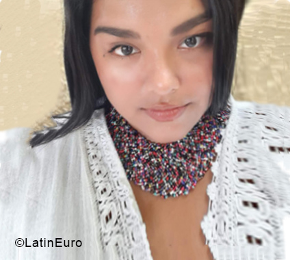 Date this young El Salvador girl Beatriz from San Salvador SV125