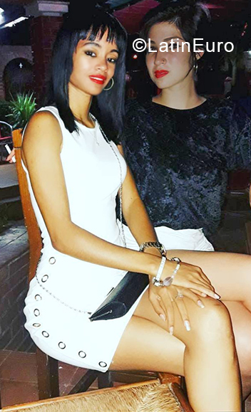 Date this beautiful Cuba girl Karol from Havana CU721