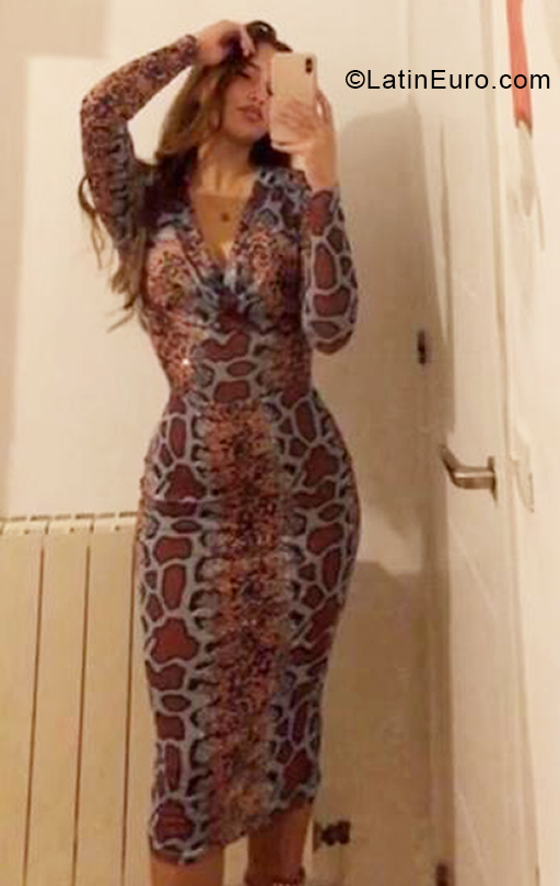 Date this hard body Spain girl Nora from Madrid ES534