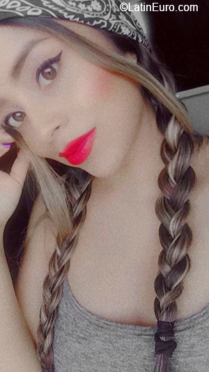 Date this sensual Colombia girl Laura from Manizales CO28584