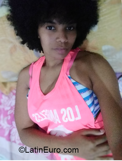 Date this sultry Dominican Republic girl Dorisa Mery from Santo Domingo DO38781
