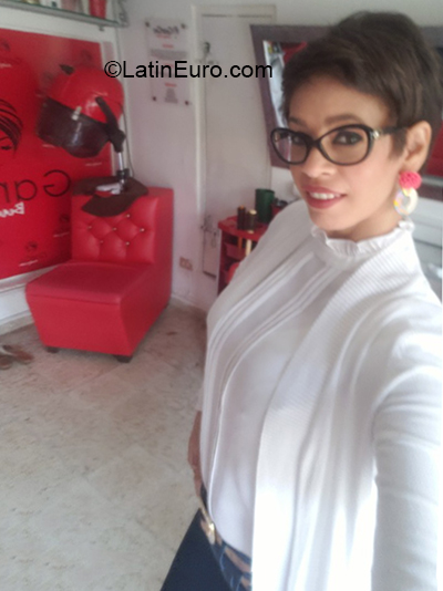 Date this sensual Dominican Republic girl ANA MARIA from Santiago DO38793