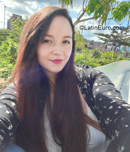 Date this funny Cocos (Keeling) Islands girl Noeal from usa CO28652