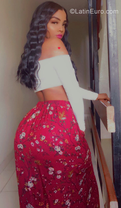 Date this attractive Dominican Republic girl Wilmerys from Santo Domingo DO38827