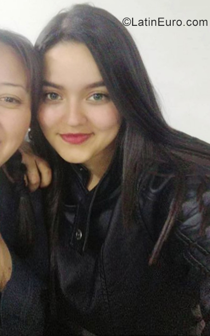 Date this tall Colombia girl Stefania from Bogota CO28745