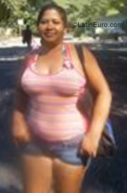 Date this sultry Venezuela girl Yeila from Los Pijiguaos VE3545