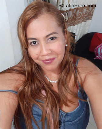 Date this beautiful Colombia girl Francia from Cartagena CO28768