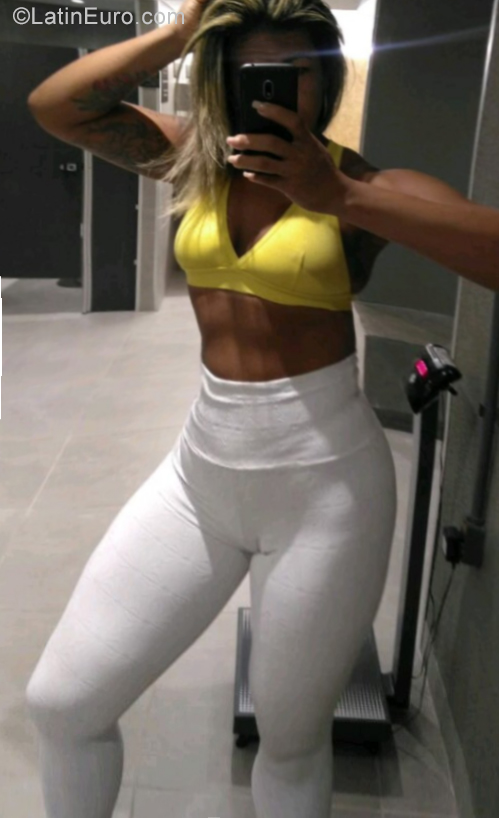 Date this tall Brazil girl Juliana from Salvador BR12414