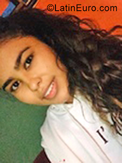 Date this attractive Panama girl Gladys from Panama PA1235