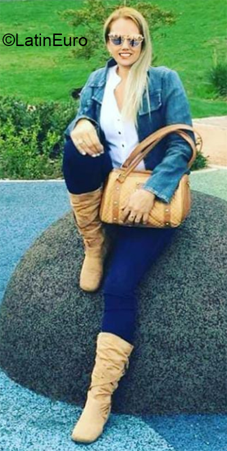 Date this funny Colombia girl Mechas from Manizales CO30168