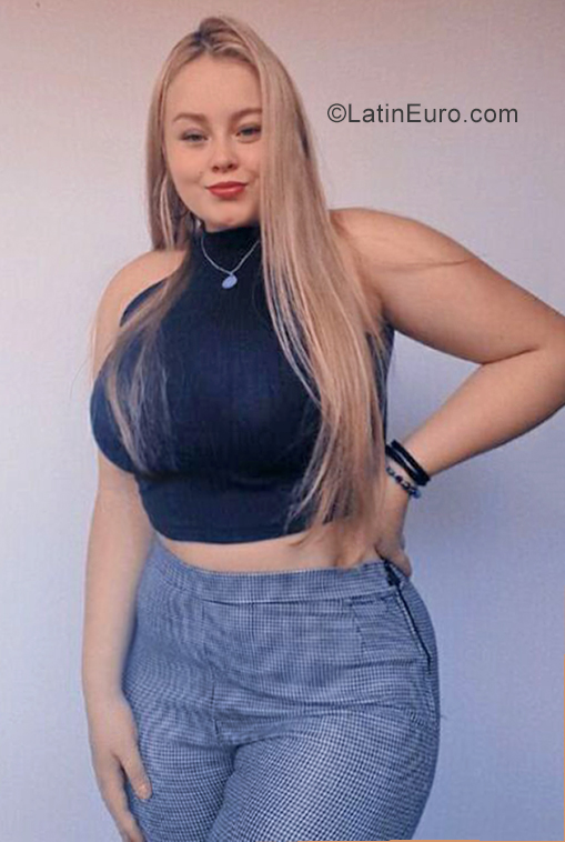 Date this foxy Costa Rica girl Jimena from San Jose CR468