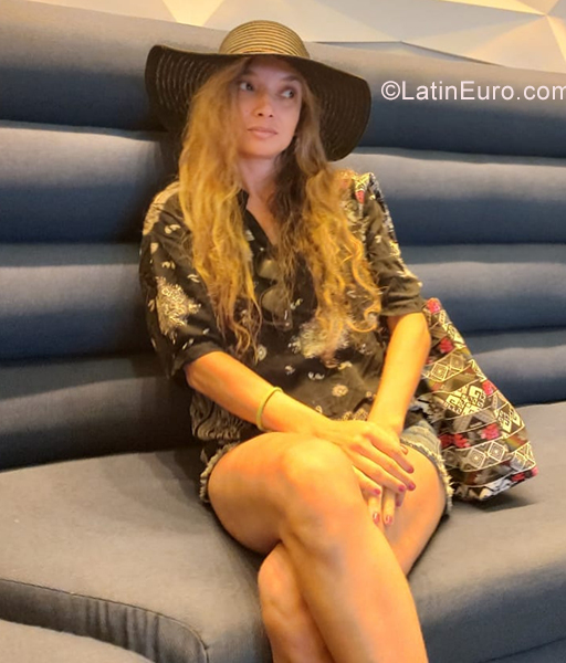 Date this good-looking Brazil girl Milli from Rio De Janeiro BR11299