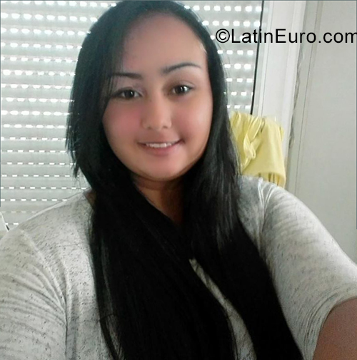 Date this gorgeous Colombia girl Estefana from Santa Marta CO29164