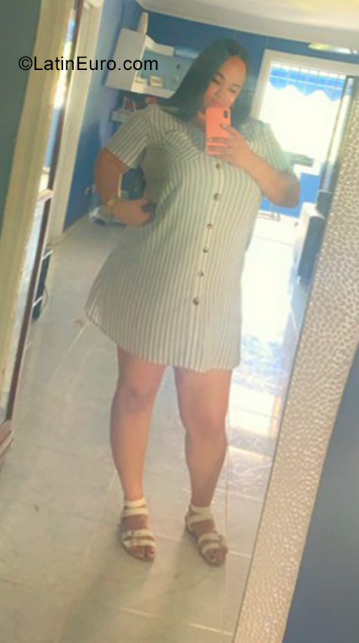 Date this delightful Dominican Republic girl Samantha from Santo Domingo DO39228