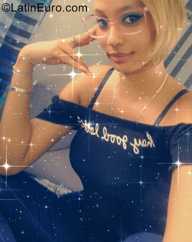 Date this pretty Dominican Republic girl Jenniffer from Santo Domingo DO39281