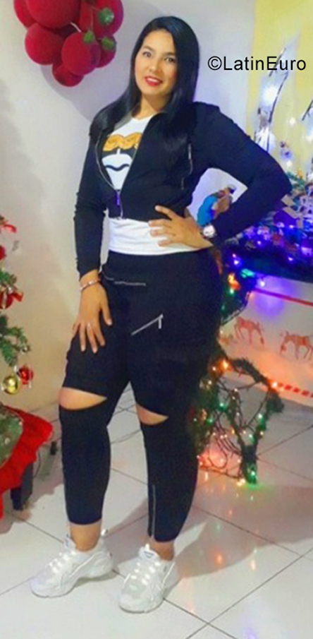 Date this tall Colombia girl Sayen from Cali CO29369