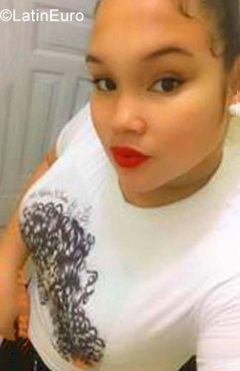 Date this sensual Dominican Republic girl Scarlet from Santo Domingo DO39315