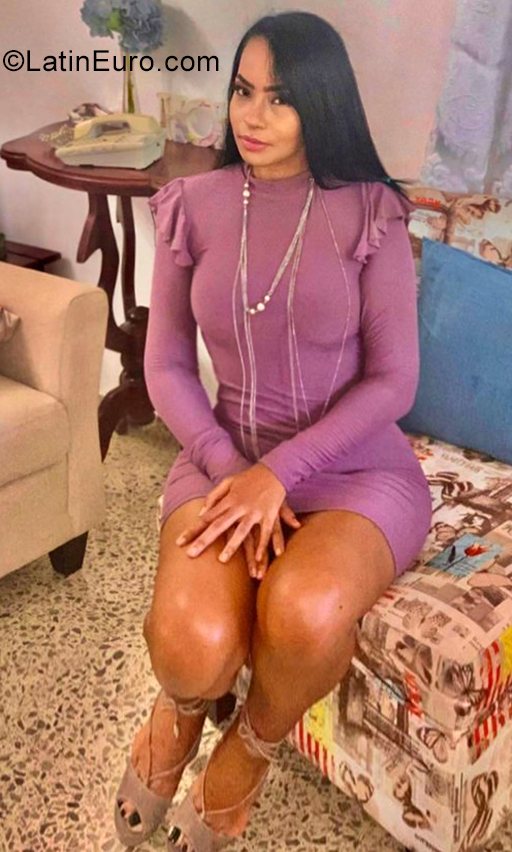 Date this voluptuous Dominican Republic girl Elisabel from Puerto Plata DO40521
