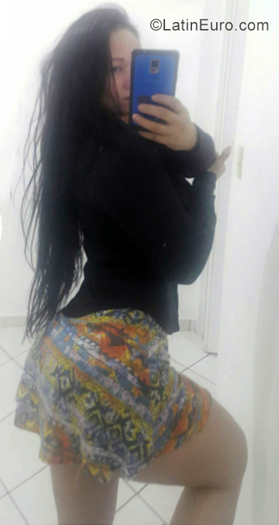 Date this gorgeous Brazil girl Leone from Sao Paulo BR12398