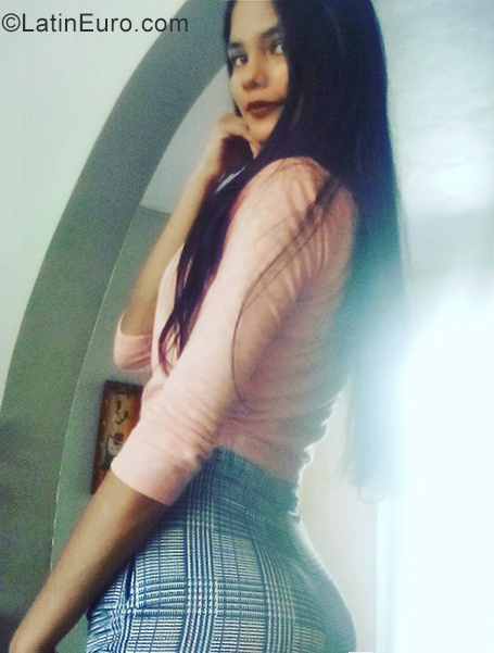 Date this gorgeous Venezuela girl Diomairis from Caracas VE3747