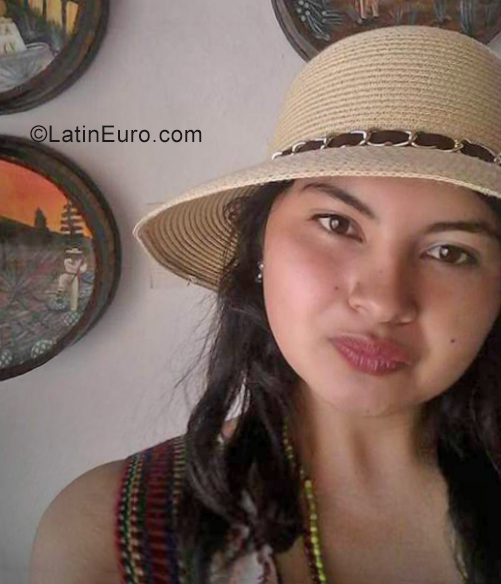 Date this pretty Mexico girl Cristina from Puebla MX2271