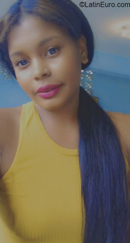 Date this hot Dominican Republic girl Luisa from Santo Domingo DO39479